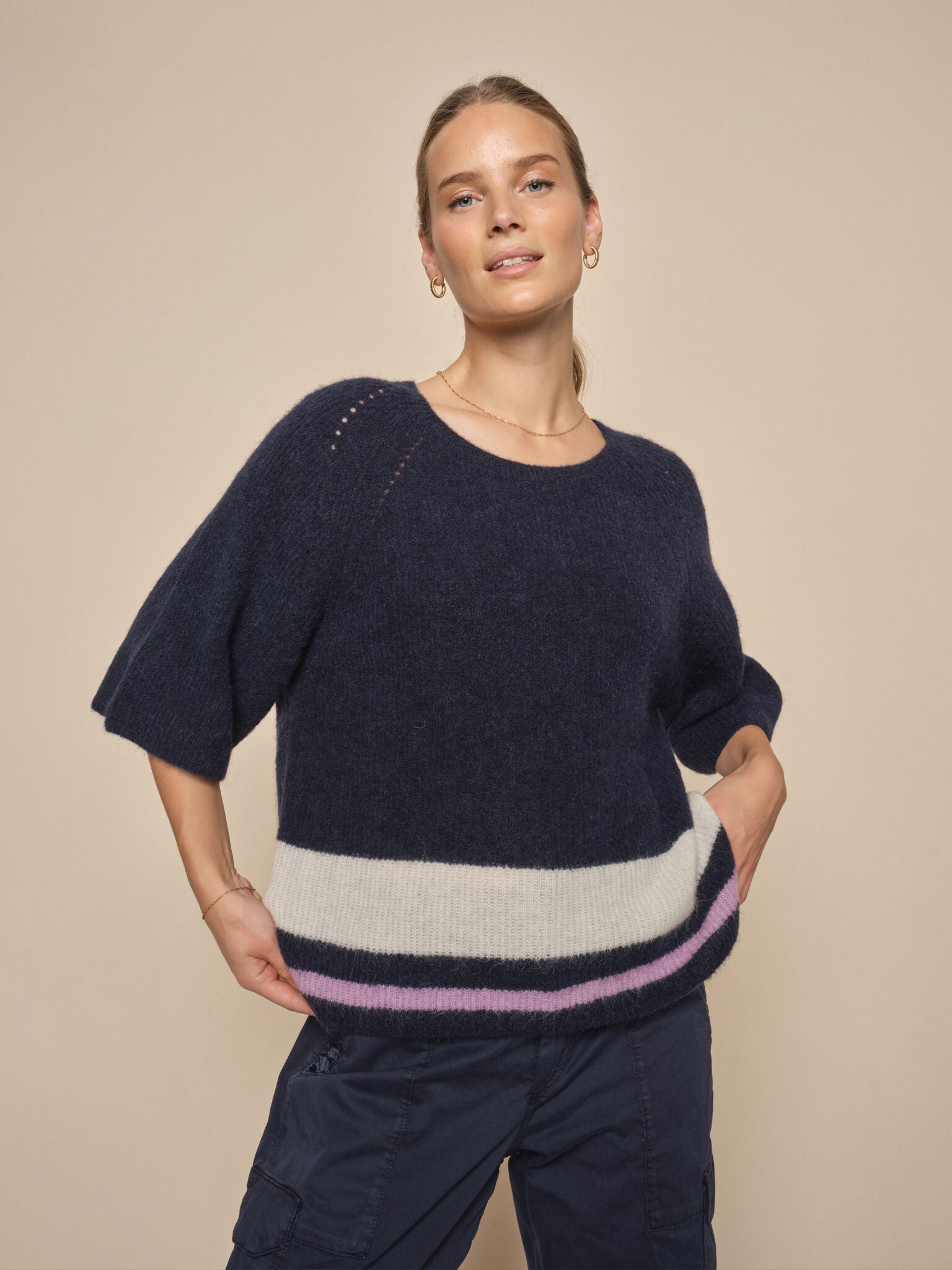 Modelshot / Navy Blazer / Detail